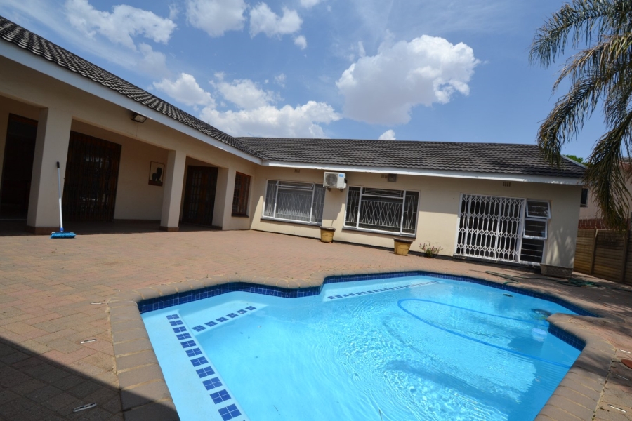 4 Bedroom Property for Sale in Jan Cillierspark Free State